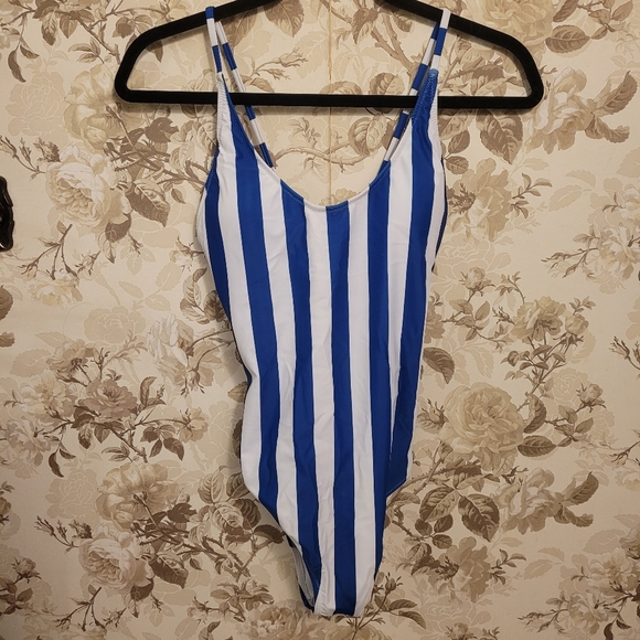 Cupshe Other - Cupshe one piece bathing suit - BNWT - size small